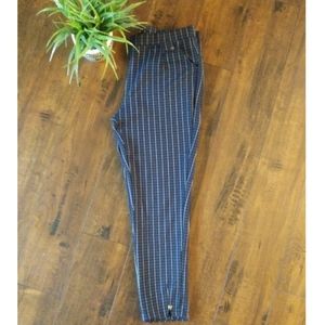 Presence crop plaid jeggins pants size XL